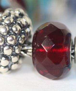 red-prism-trollbead-gallery.jpg