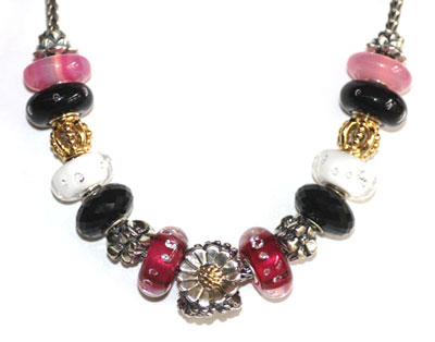 trollbeads-necklace-with-go.jpg trollbeads-necklace-with-go.jpg
